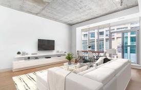 Piso – Adelaide Street West, Old Toronto, Toronto,  Ontario,   Canadá. C$724 000