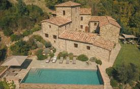 22 dormitorio finca rústica 950 m² en Perugia, Italia. 620 000 €