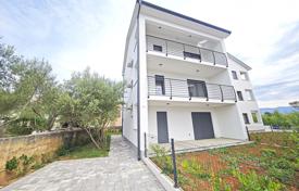 3 dormitorio piso 70 m² en Primorje-Gorski Kotar County, Croacia. 265 000 €