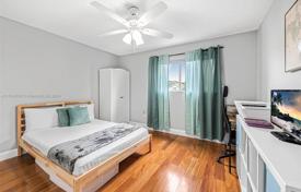 3 dormitorio casa de pueblo 200 m² en West End, Estados Unidos. $529 000