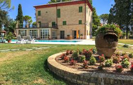 Villa 570 m² en Marche, Italia. 2 600 000 €