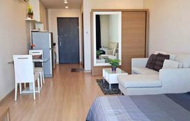 Condominio en Watthana, Tailandia. $201 000