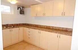 9 dormitorio casa de pueblo en North York, Canadá. C$1 754 000