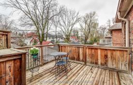 9 dormitorio casa de pueblo en Etobicoke, Canadá. C$2 368 000