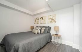 6 dormitorio adosado en North York, Canadá. C$1 047 000