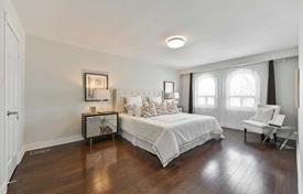 10 dormitorio casa de pueblo en North York, Canadá. C$2 367 000