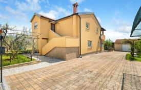 5 dormitorio casa de pueblo 300 m² en Poreč, Croacia. 699 000 €