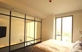 2 dormitorio piso en Khlong Toei, Tailandia. $826 000