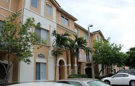 2-dormitorio apartamentos en condominio 96 m² en Hialeah, Estados Unidos. $322 000