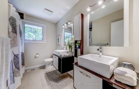 10 dormitorio casa de pueblo en Scarborough, Canadá. C$1 890 000