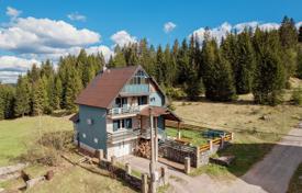 8 dormitorio casa de pueblo 200 m² en Zabljak (city), Montenegro. 320 000 €