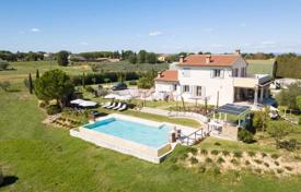 11 dormitorio villa en Cortona, Italia. 1 350 000 €
