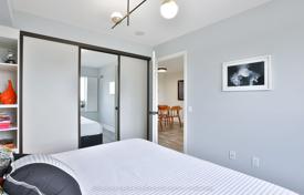 5 dormitorio piso en Heintzman Street, Canadá. C$899 000