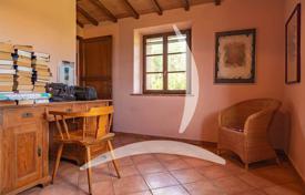 4 dormitorio villa 220 m² en Panicale, Italia. 730 000 €