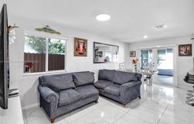 3 dormitorio casa de pueblo 124 m² en Miami, Estados Unidos. $500 000
