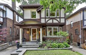 Casa de pueblo – York, Toronto, Ontario,  Canadá. C$2 056 000