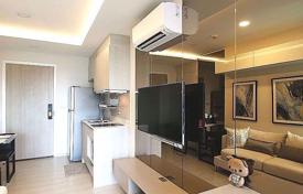 1-dormitorio apartamentos en condominio en Khlong Toei, Tailandia. $138 000