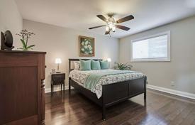 13 dormitorio casa de pueblo en Scarborough, Canadá. C$2 405 000