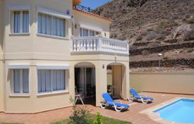 Villa – Los Cristianos, Santa Cruz de Tenerife, Islas Canarias,  España. 2 200 000 €