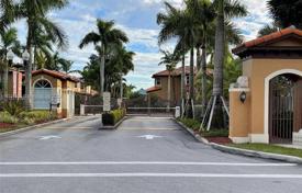 Casa de pueblo – West End, Miami, Florida,  Estados Unidos. $785 000