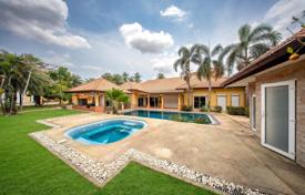 5 dormitorio villa 500 m² en Pattaya, Tailandia. $432 000