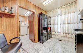 16 dormitorio casa de pueblo en Scarborough, Canadá. C$1 601 000