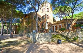 Villa – Calella de Palafrugell, Cataluña, España. 16 000 €  por semana