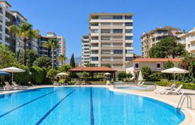 4 dormitorio piso 200 m² en Konyaalti, Turquía. 75 241 000 TRY