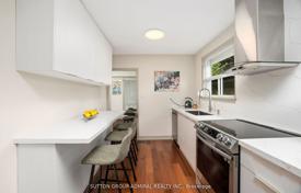9 dormitorio casa de pueblo en Etobicoke, Canadá. C$1 785 000