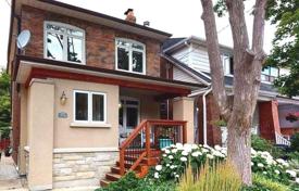 Casa de pueblo – Hillsdale Avenue East, Toronto, Ontario,  Canadá. C$1 983 000