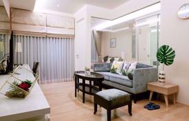 1-dormitorio apartamentos en condominio en Watthana, Tailandia. $287 000