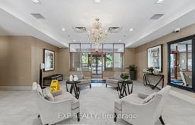 4 dormitorio piso en North York, Canadá. C$761 000