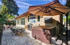 4 dormitorio casa de pueblo 267 m² en Miami, Estados Unidos. $2 299 000