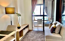 1-dormitorio apartamentos en condominio en Thon Buri, Tailandia. $121 000