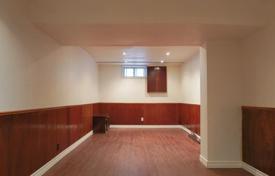 8 dormitorio casa de pueblo en Scarborough, Canadá. C$1 577 000