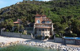 Villa – Savona, Liguria, Italia. 3 300 000 €