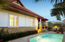 3 dormitorio villa 160 m² en Kamala, Tailandia. $3 000  por semana