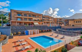 4 dormitorio chalet 201 m² en Adeje, España. 556 000 €