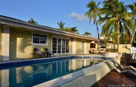 Villa – North Miami Beach, Florida, Estados Unidos. $1 700 000