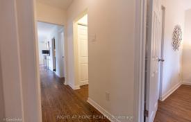 11 dormitorio casa de pueblo en Scarborough, Canadá. C$1 681 000