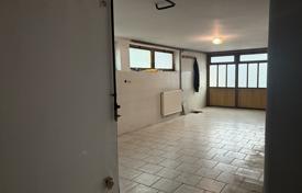 8 dormitorio casa de pueblo 300 m² en Osietsko-Baranskaya County, Croacia. 500 000 €