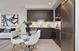 4 dormitorio piso en North York, Canadá. C$777 000