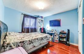 4 dormitorio adosado en Scarborough, Canadá. C$1 190 000