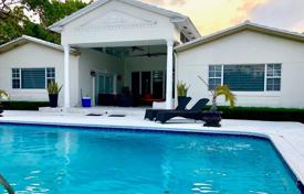 7 dormitorio villa 380 m² en Miami Beach, Estados Unidos. $5 500 000
