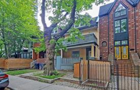 10 dormitorio adosado en McGill Street, Canadá. C$2 343 000