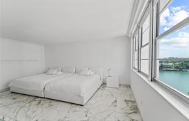 2-dormitorio apartamentos en condominio 180 m² en Miami Beach, Estados Unidos. $995 000