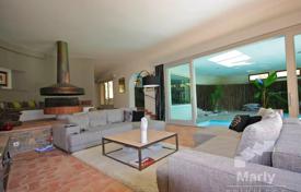 Villa – Mougins, Costa Azul, Francia. 1 380 000 €