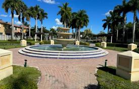 Casa de pueblo – West End, Miami, Florida,  Estados Unidos. $650 000