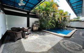 8 dormitorio villa 400 m² en South Denpasar, Indonesia. $210 000