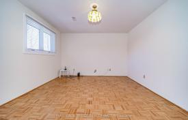 9 dormitorio casa de pueblo en North York, Canadá. C$2 152 000